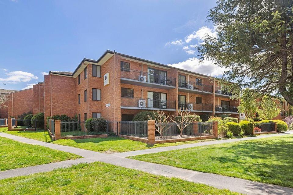קנברה Oxley Court Serviced Apartments מראה חיצוני תמונה