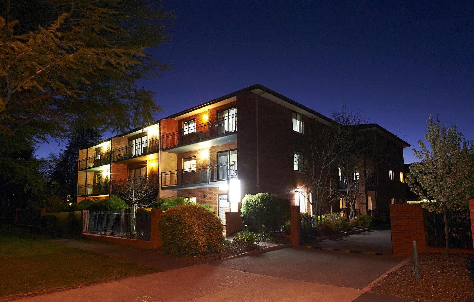 קנברה Oxley Court Serviced Apartments מראה חיצוני תמונה